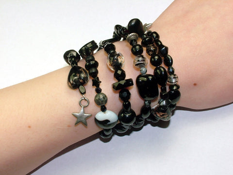 5 Strand Glass lampwork bead, crystal and gem bead Memory Wire Bracelet,  Blacks, Stars